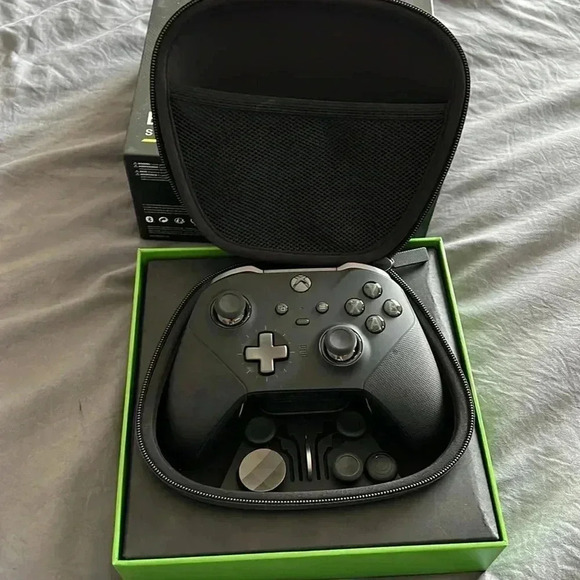 NWT XBOX ELITE SERIES 2 CONTROLLER - Picture 3 of 5